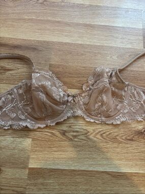 Victorias Secret Nude Lace Bra